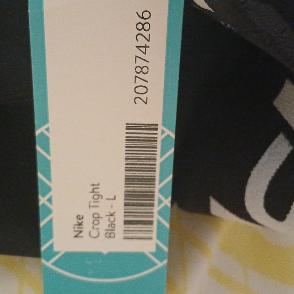 The Nike black ⚫️ crop tights - Picture 9 of 10